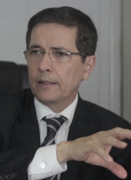 Dr. Marco Cavalcanti